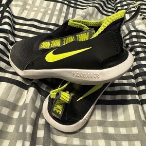 Nike Flex Runner Kids Shoes – Black/Volt Neon Yellow 👟 size